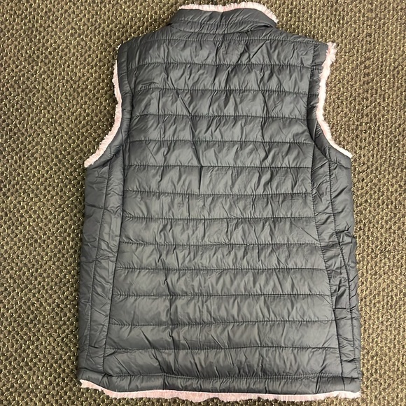 Girls black vest pink fur line size M 7/8 NWT. 2 available - Picture 3 of 4